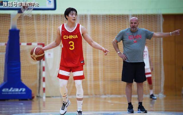 下半场伤停补时6分钟，全场比赛结束，最终阿森纳4-3卢顿。